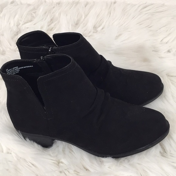 Lane Bryant Faux Suede Scrunch Ankle Boot Booties Size 8W NEW - Picture 3 of 6